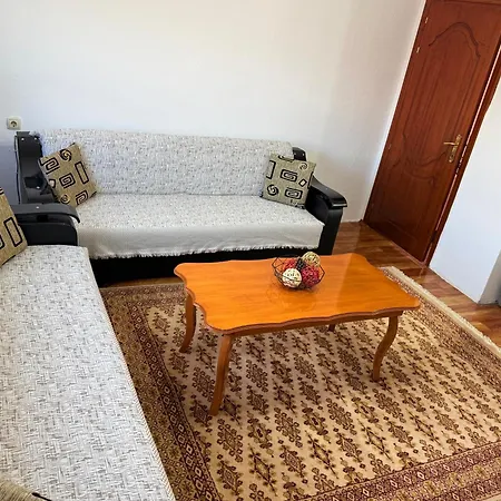 Xhermi House Entire 2nd Floor! *